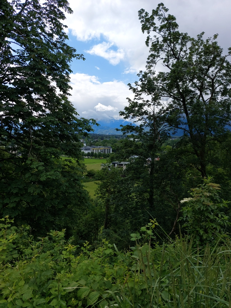 Blick auf die stadtabgewandte Seite von Salzburg im Bereich der Festung